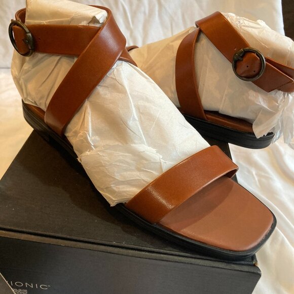 NIB Vionic T-Strap Sandal W11 - Picture 1 of 7